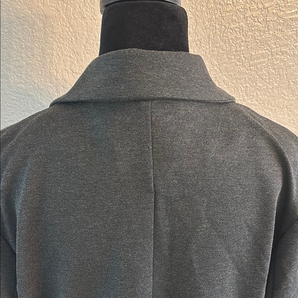 Bagatelle Collection Women's Double-Breasted Gray Blazer - Picture 7 of 9